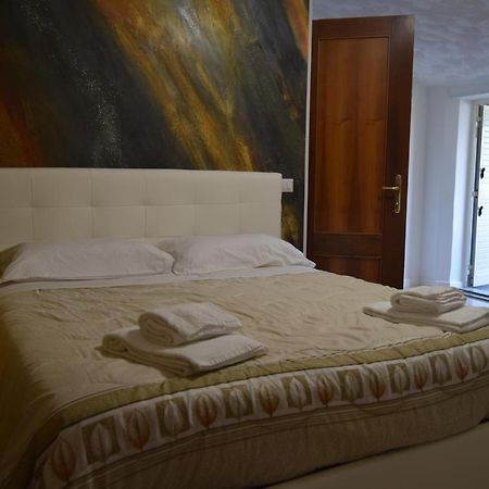 B&B La Terrazza Монталбано Еликона Екстериор снимка